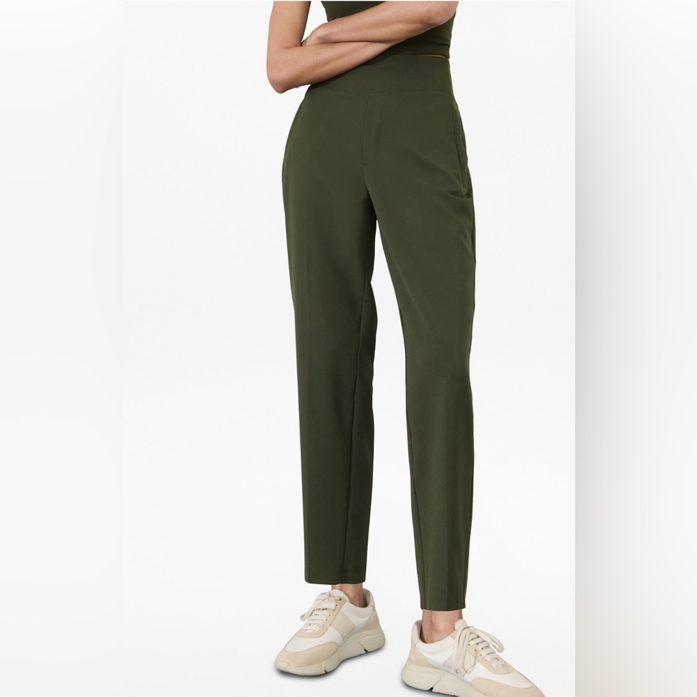 NWT-Athleta Aspen Olive Endless Pant, Size 10